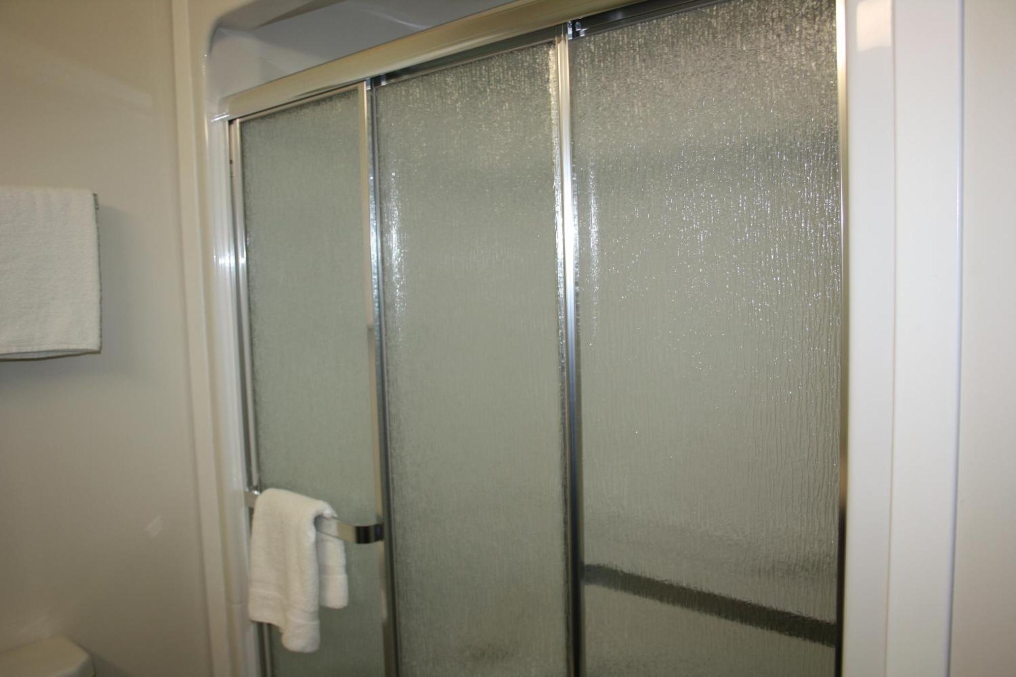 Crossroads Inn & Suites Paradise Quarto foto